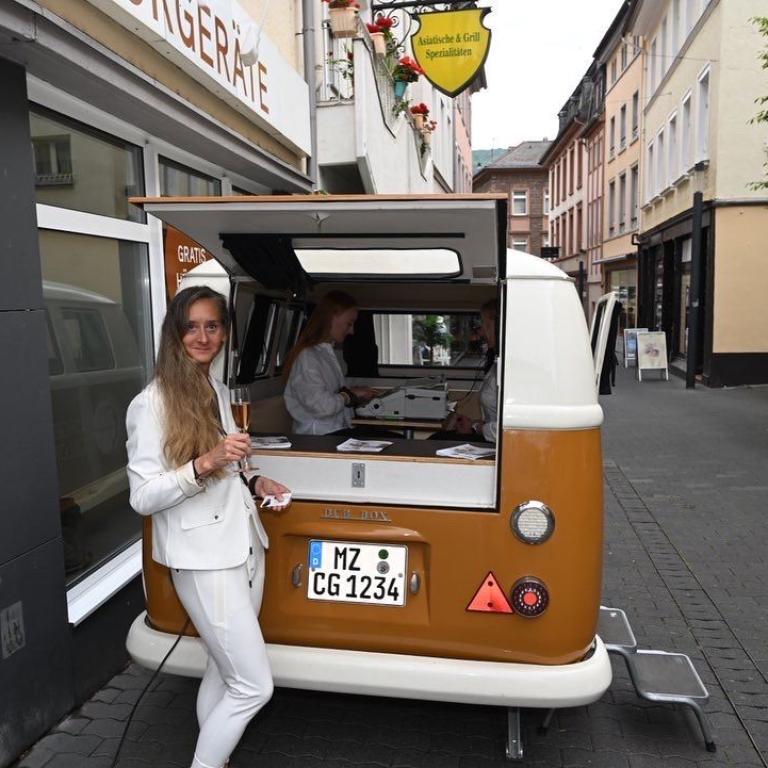 Britta Collofong mit Hörmobil